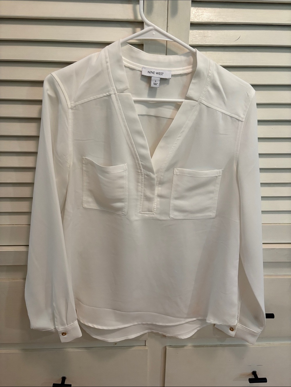 Nine West white V-Neck Long Sleeve Pocket Blouse